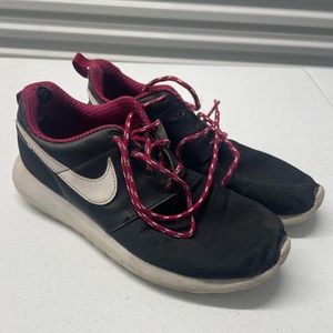 Used Nike Roshes